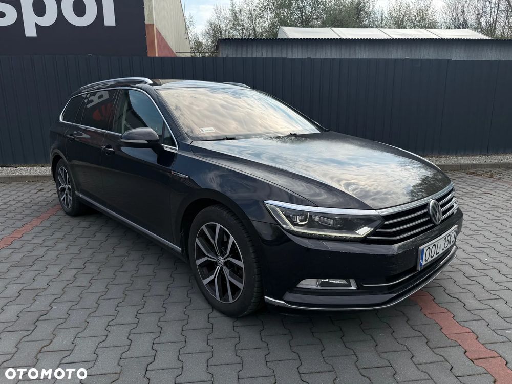 Volkswagen Passat - 1