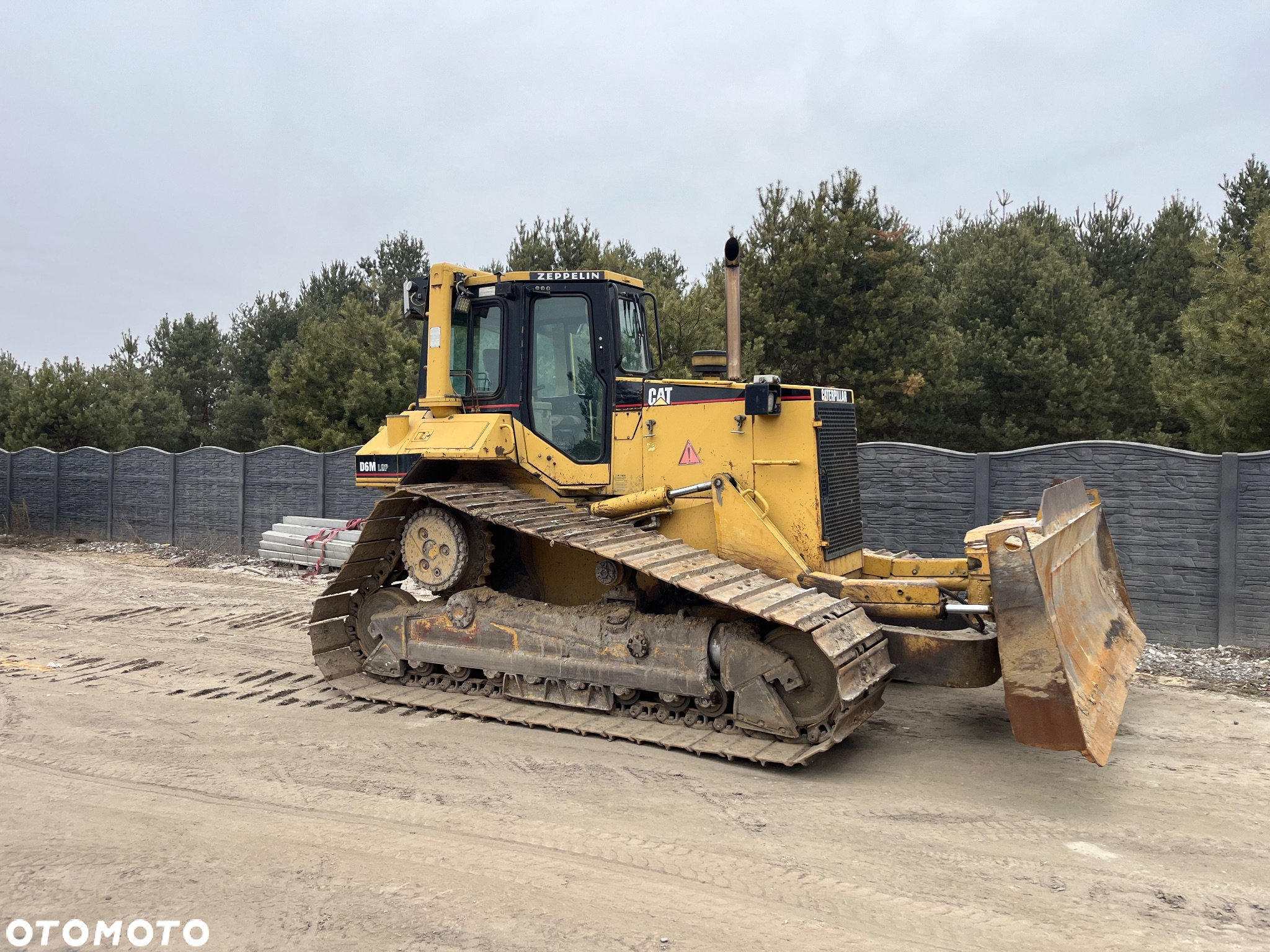 Caterpillar D6M LGP - 6