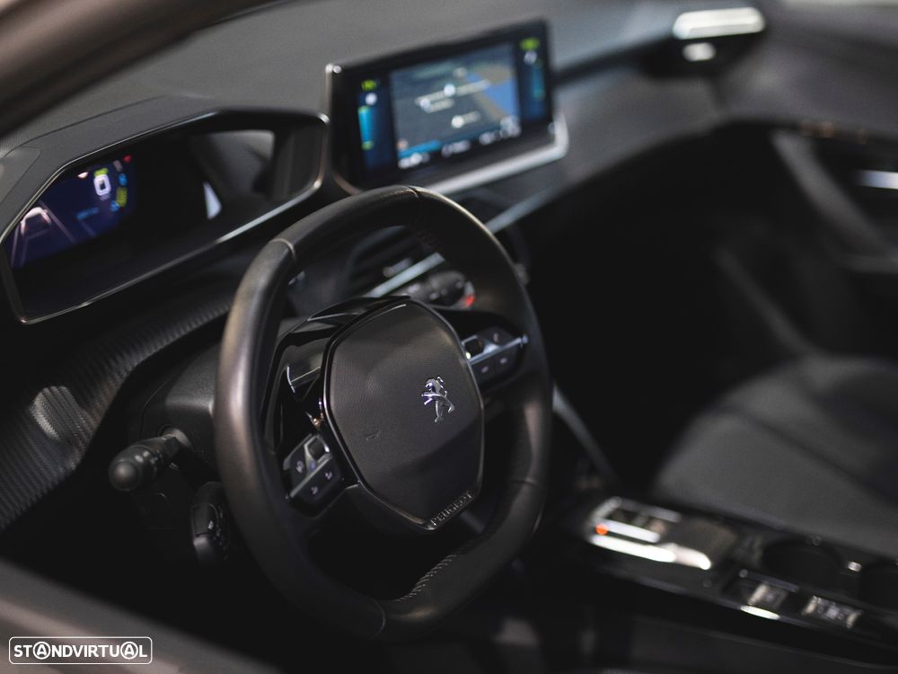 Peugeot e-2008 Allure Pack - 14