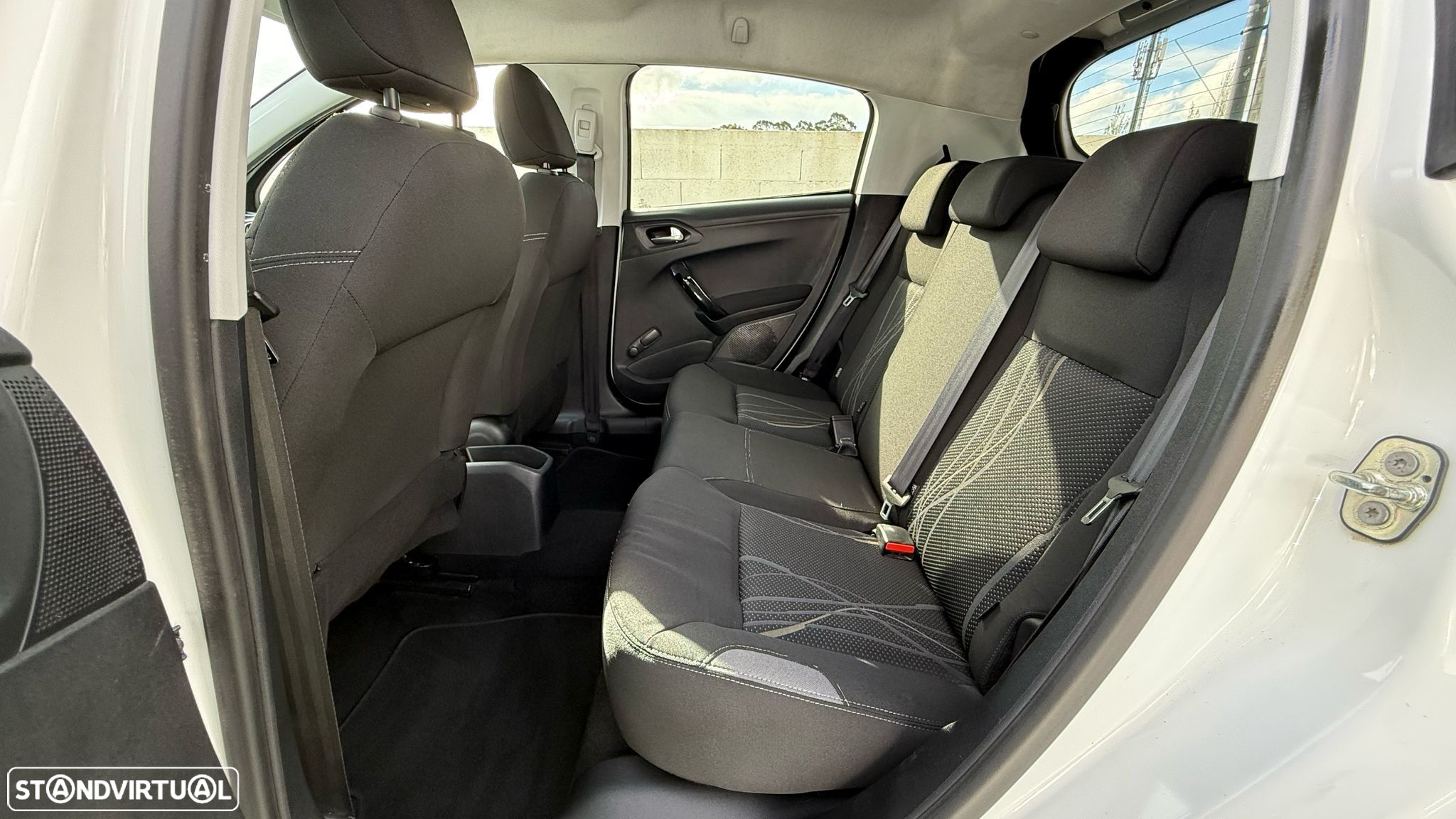 Peugeot 208 1.4 HDi Active - 17