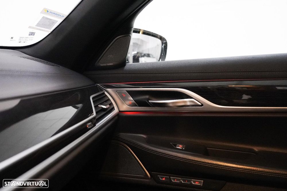 BMW 730 d Pack M - 24