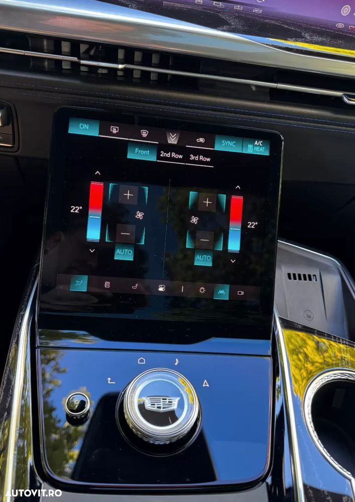 Cadillac Escalade - 20