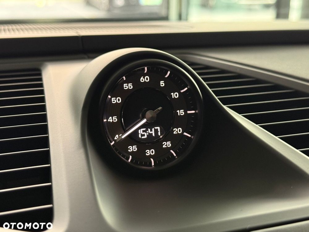 Porsche Macan - 24