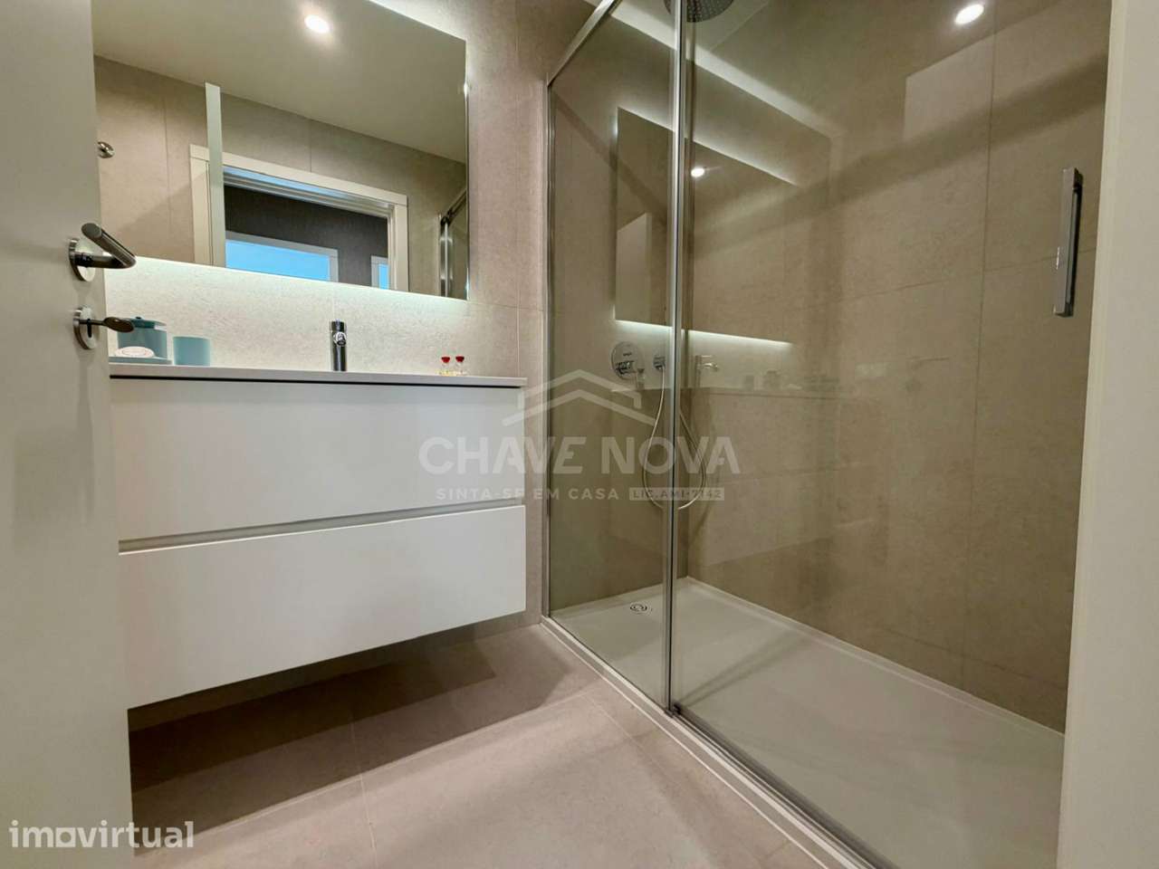 T1 Novo c/ Vistas e Lugar de Garagem na Afurada - Grande imagem: 4/10