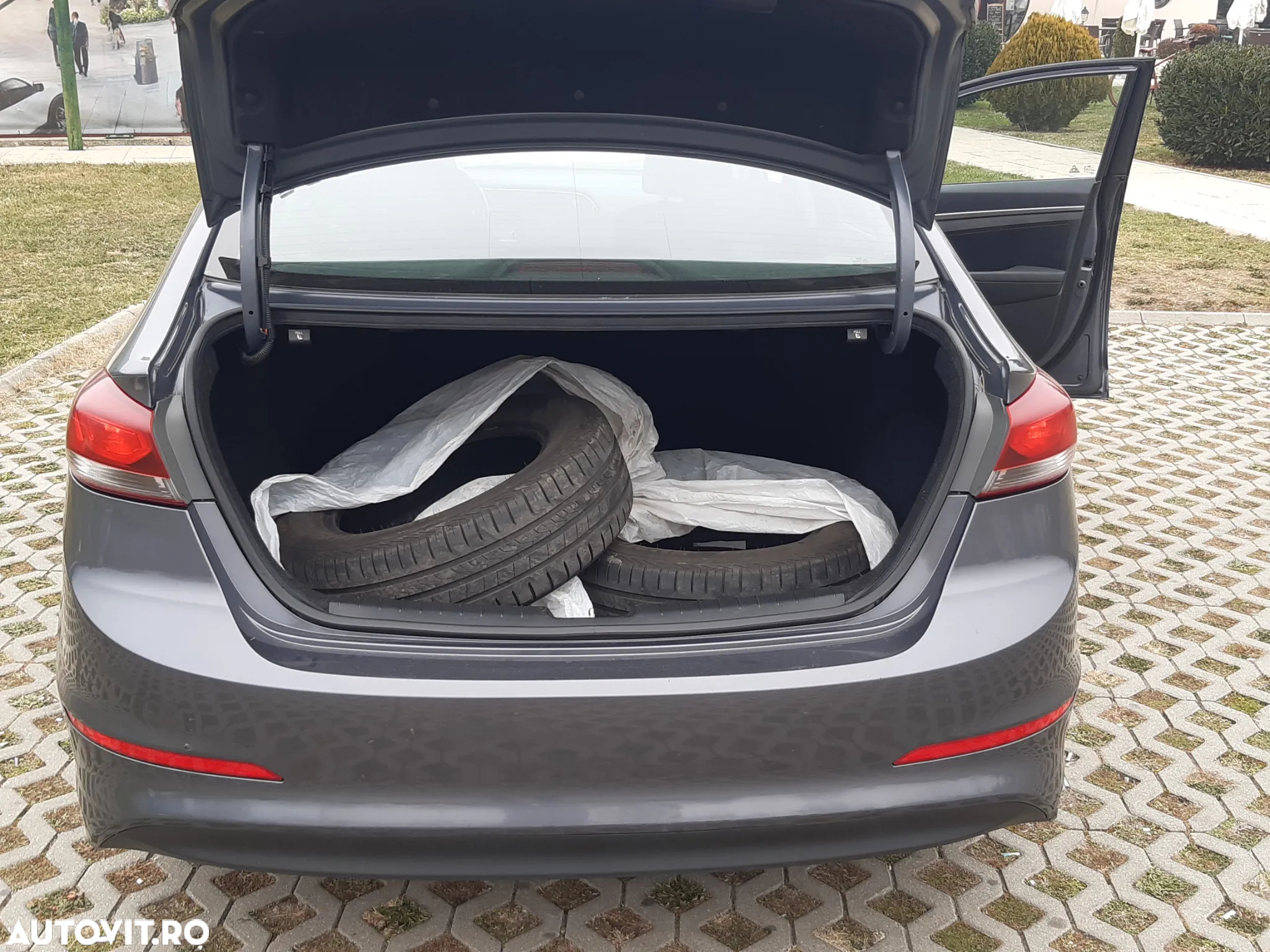 Hyundai Elantra 1.6 MPi Comfort - 7