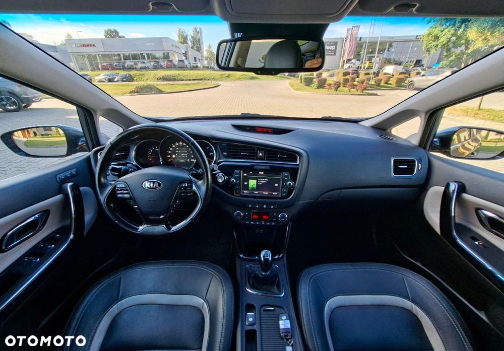 Kia Ceed - 26