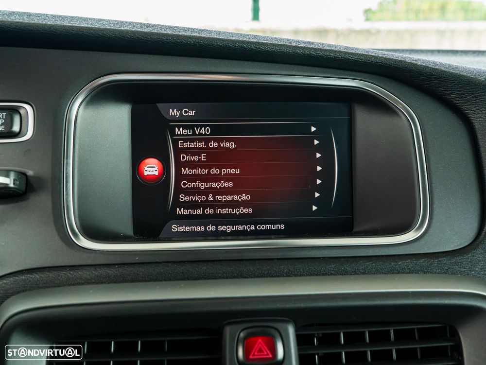 Volvo V40 2.0 D2 Momentum - 24