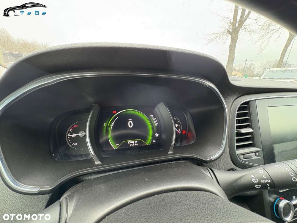 Renault Megane ENERGY TCe 130 Start & Stop Paris Business - 35