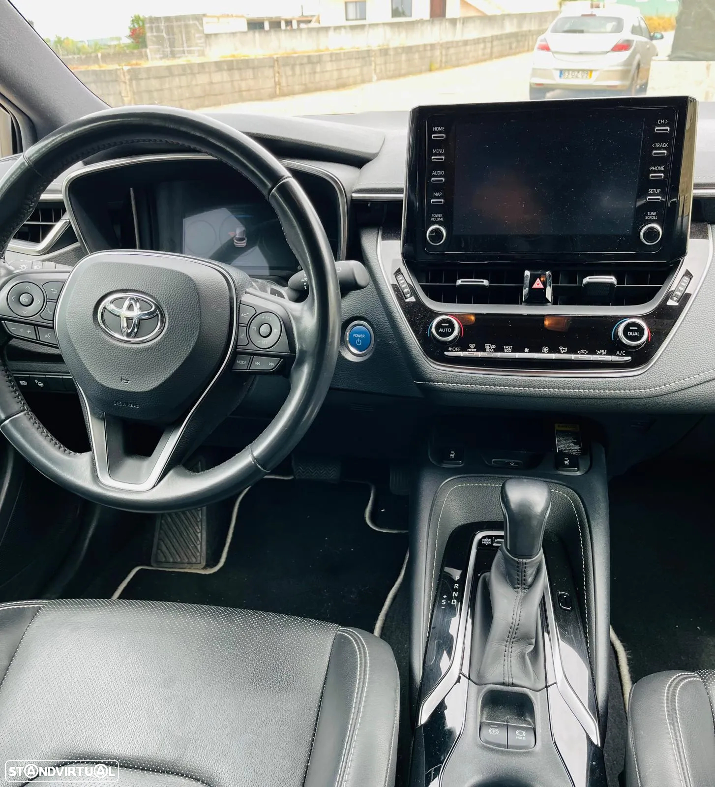Toyota Corolla Touring Sports 2.0 Hybrid Luxury Black - 10