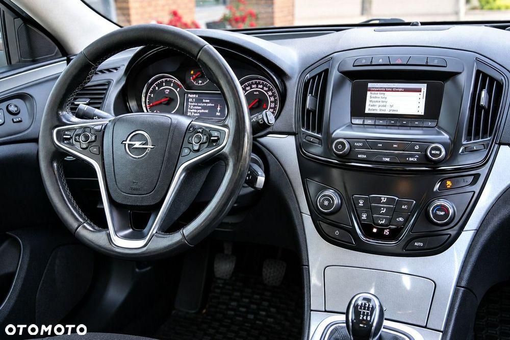 Opel Insignia 2.0 CDTI - 10