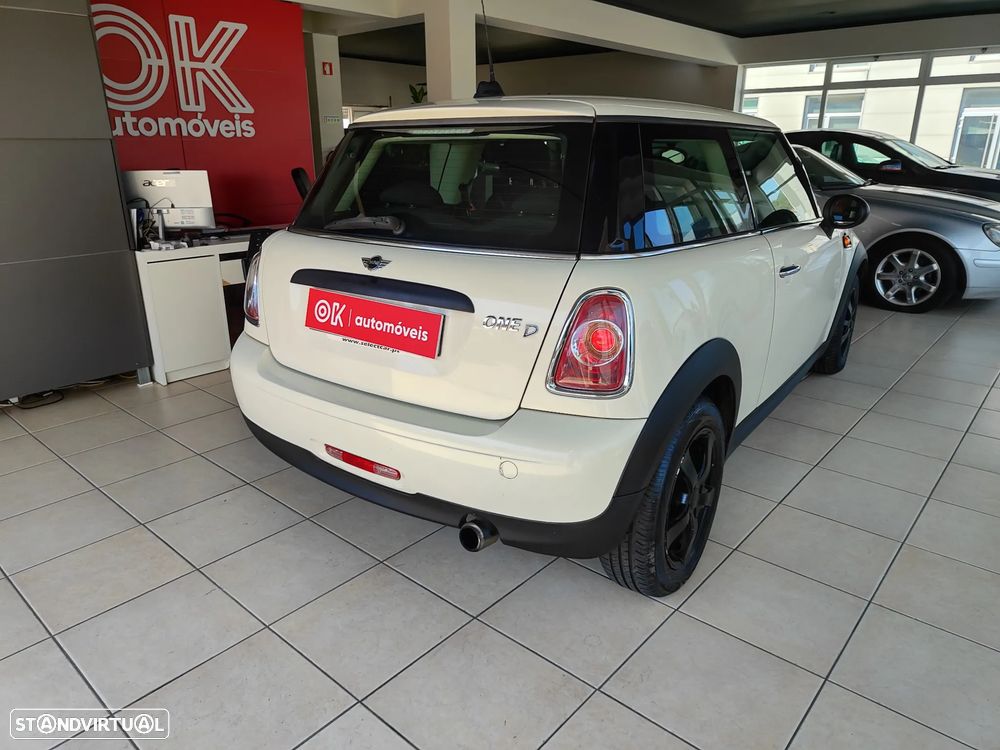 MINI 3 Portas One D - 12