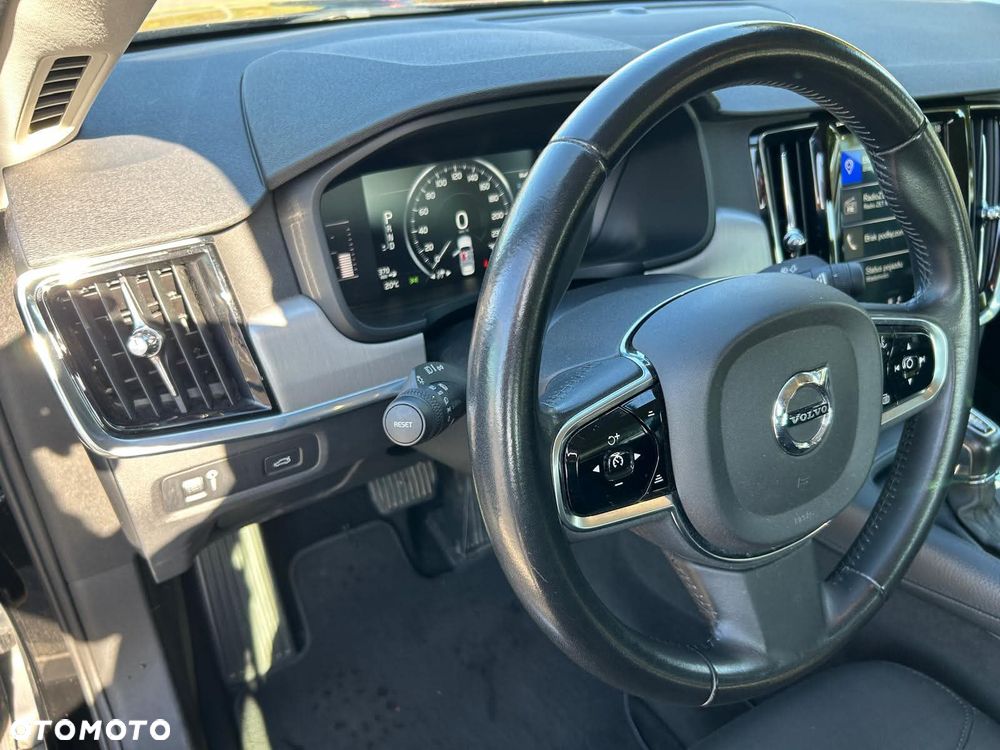 Volvo S90 D4 Momentum - 19