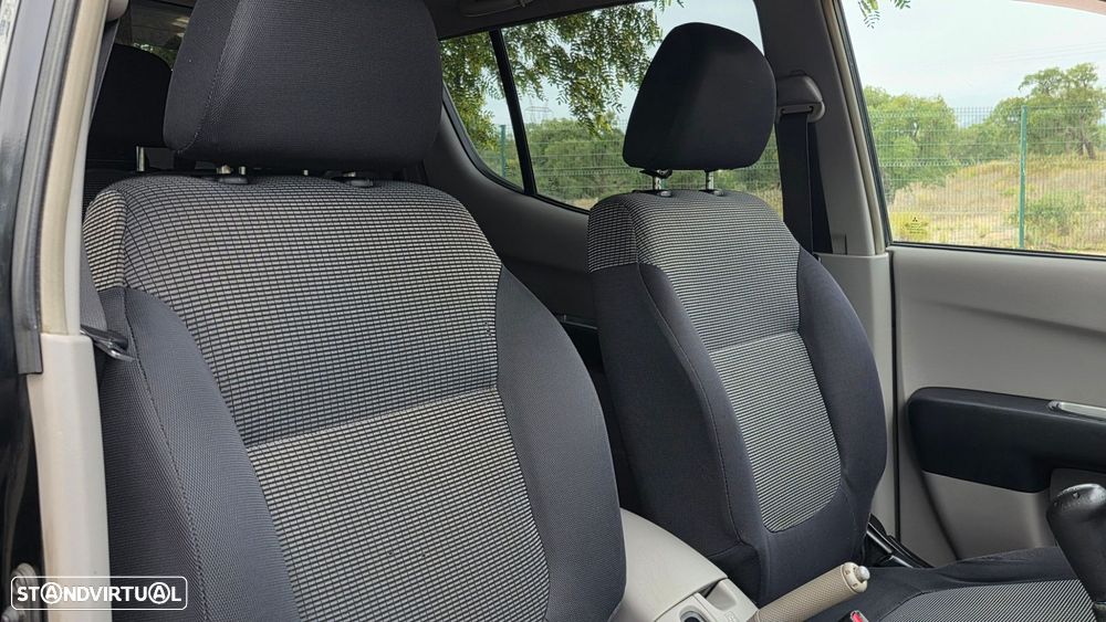 Mitsubishi L200 2.5 DI-D CD Intense JLL/MASC - 12