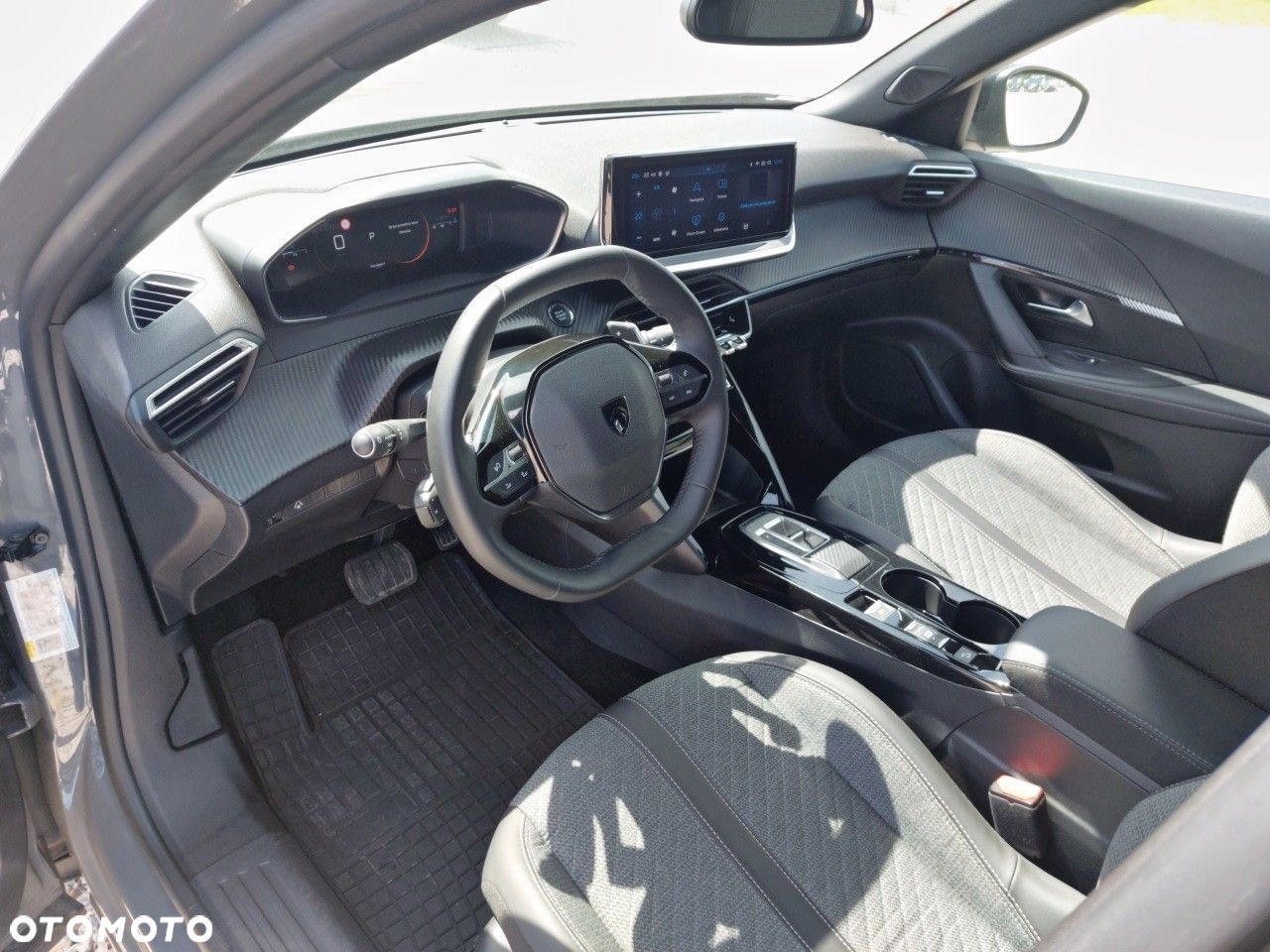 Peugeot 2008 1.2 PureTech Allure S&S EAT8 - 12