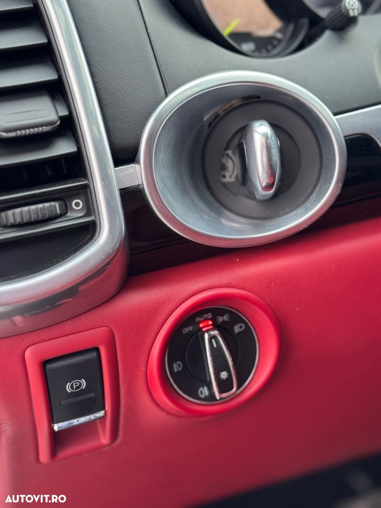 Porsche Cayenne - 32