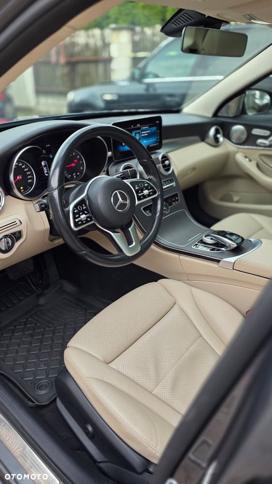 Mercedes-Benz Klasa C 300 4Matic 9G-TRONIC AMG Line - 3