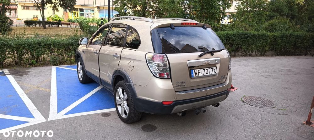 Chevrolet Captiva 2.2 D LTZ - 6