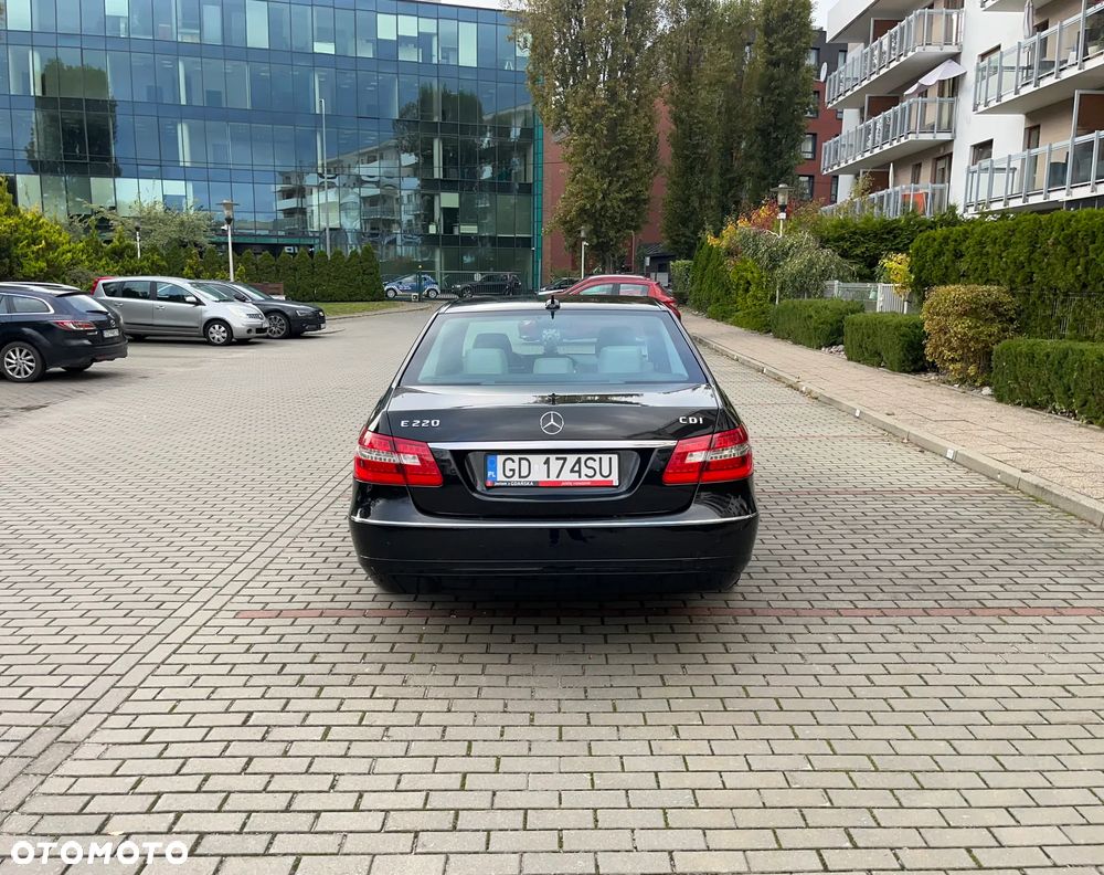 Mercedes-Benz Klasa E 220 CDI BlueEff Avantgarde - 5