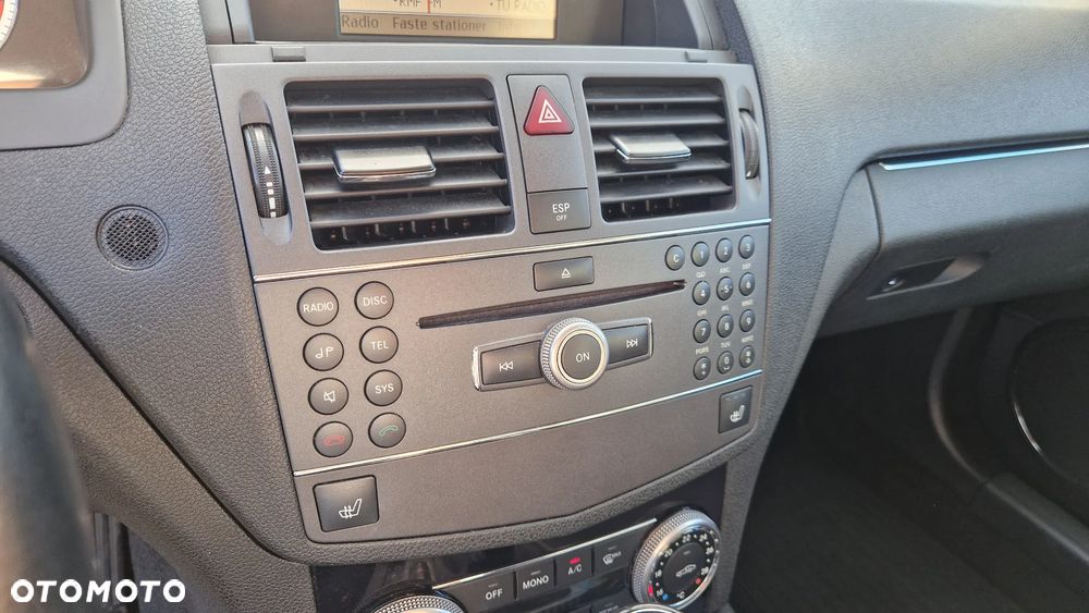 Mercedes-Benz Klasa C 180 Kompressor Automatik BlueEFFICIENCY - 18