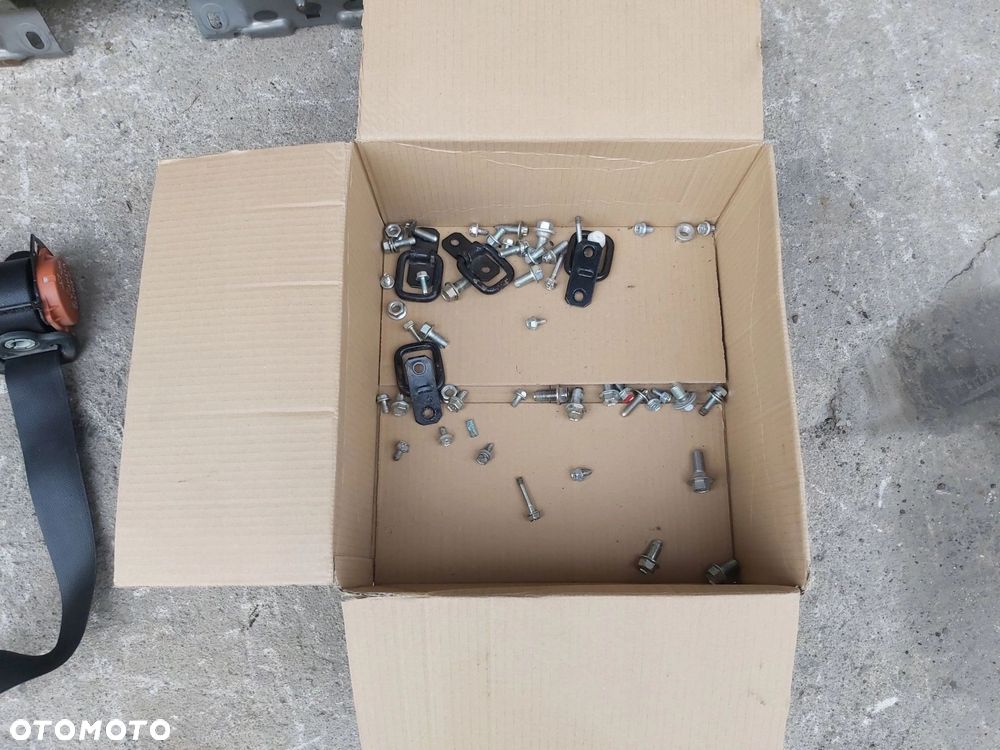 Suzuki Grand Vitara II Fotel kanapa tył przekładka VAN pas - 8