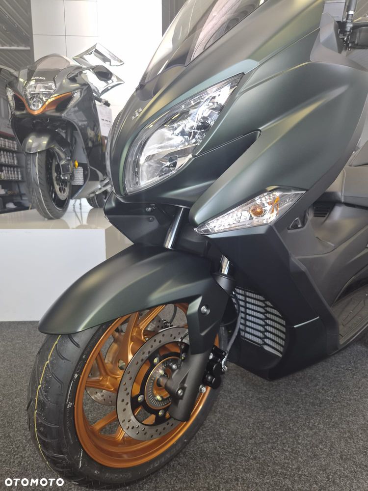 Suzuki Burgman - 13