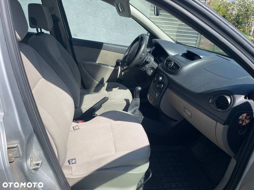 Renault Clio - 9