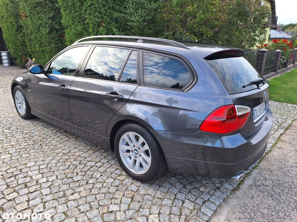 BMW Seria 3 318d - 9