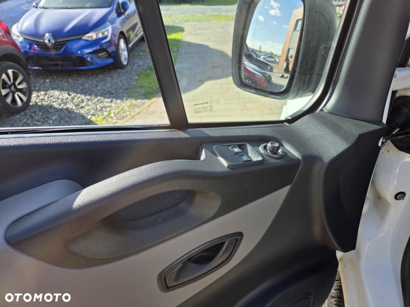 Renault Trafic Grand 1.6 dCi - 24