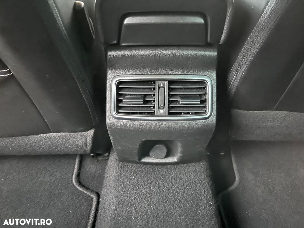 Renault Megane ENERGY TCe 100 INTENS - 23