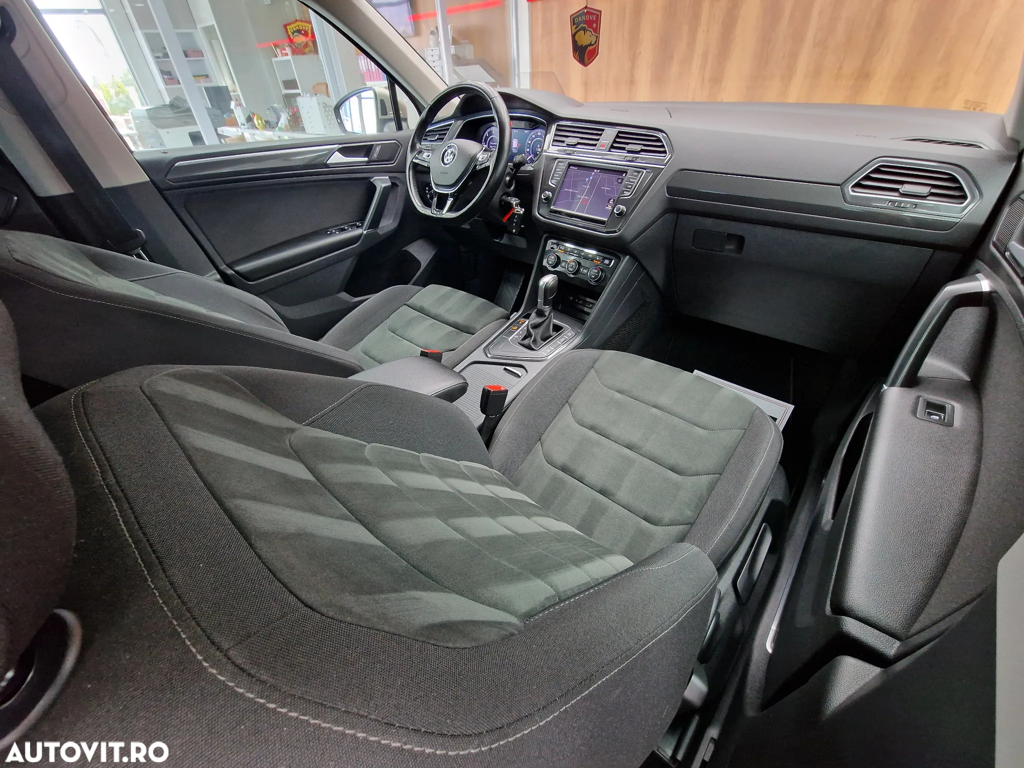 Volkswagen Tiguan - 16