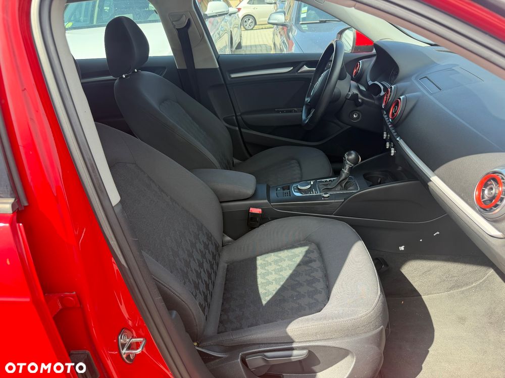 Audi A3 Sportback 1.6 TDI S tronic - 11