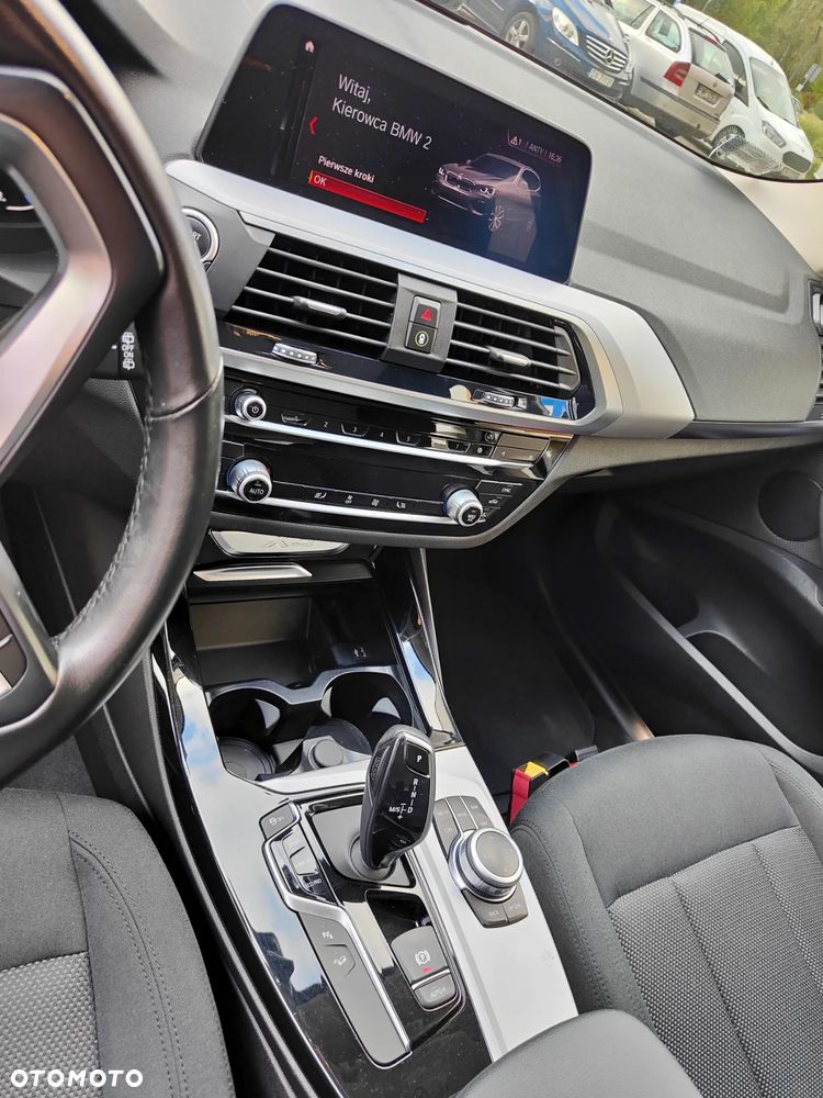 BMW X3 xDrive20i Advantage - 8