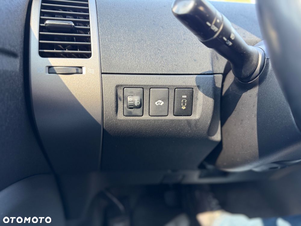 Toyota Prius 1.5 VVT-i Sol - 27