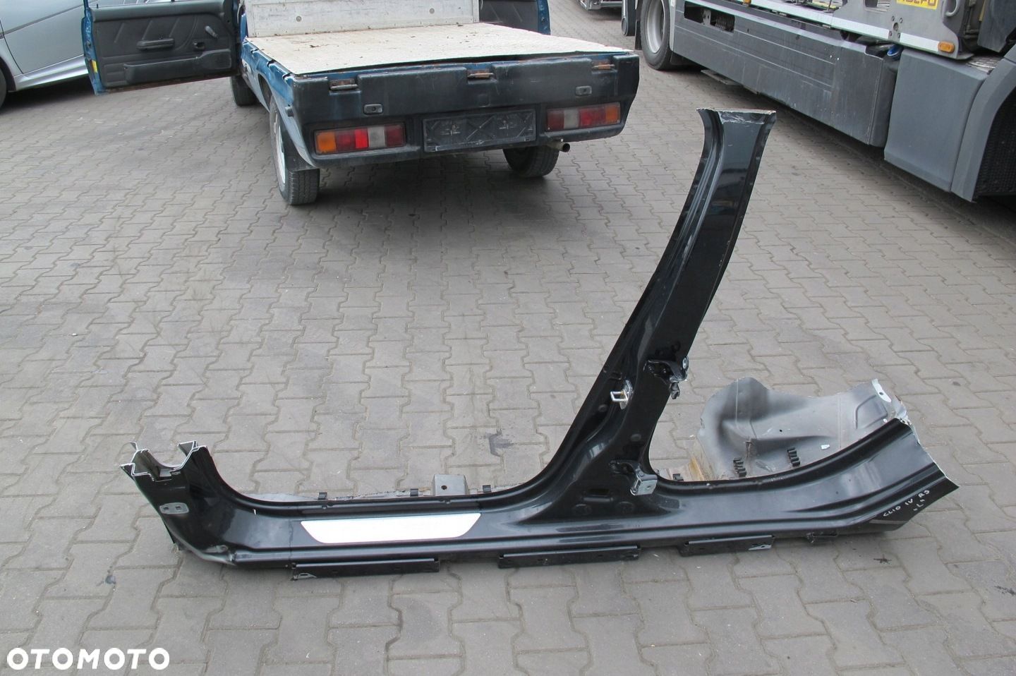 RENAULT CLIO IV 4 SŁUPEK PRÓG LEWY 5D HB TEGNE RS GT - 1