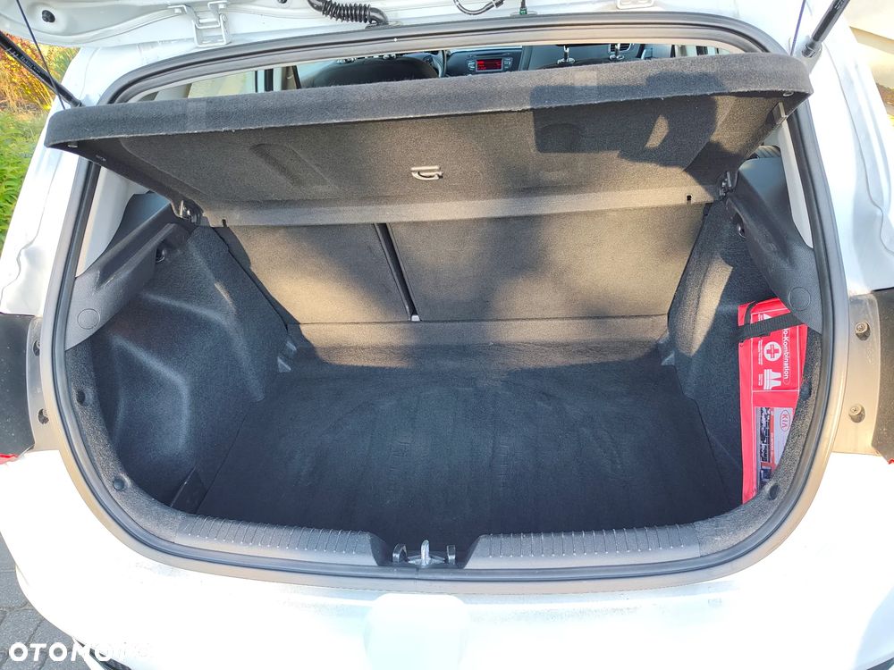 Kia Ceed 1.6 GDI Dream Team Edition - 10