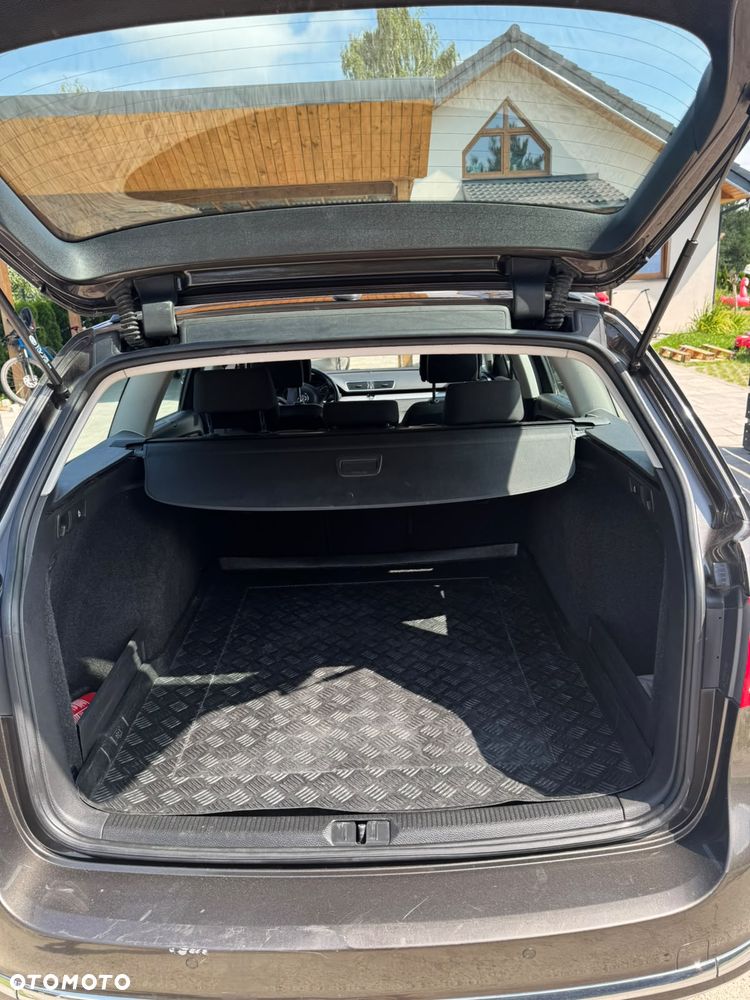 Volkswagen Passat 2.0 TDI Comfortline DSG - 8