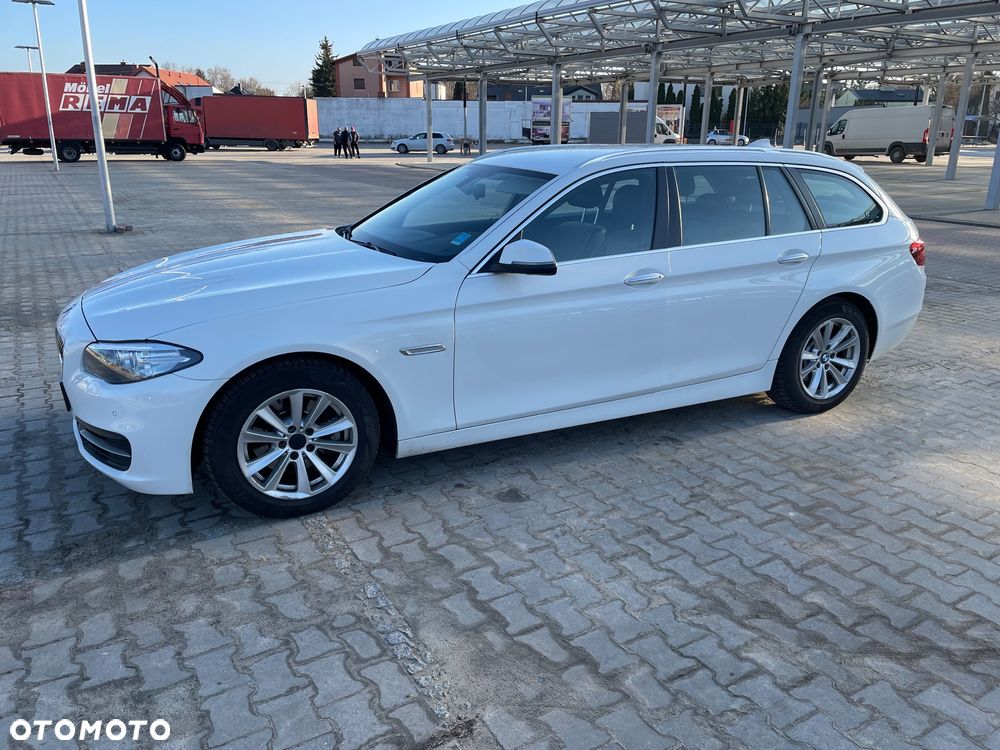 BMW Seria 5 520d xDrive - 2