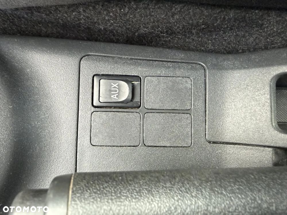 Toyota Yaris 1.0 VVT-i - 28