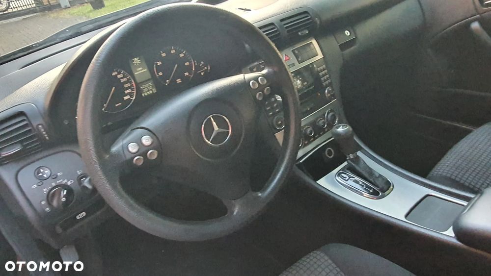 Mercedes-Benz Klasa C 200 Kompressor Automatik - 28