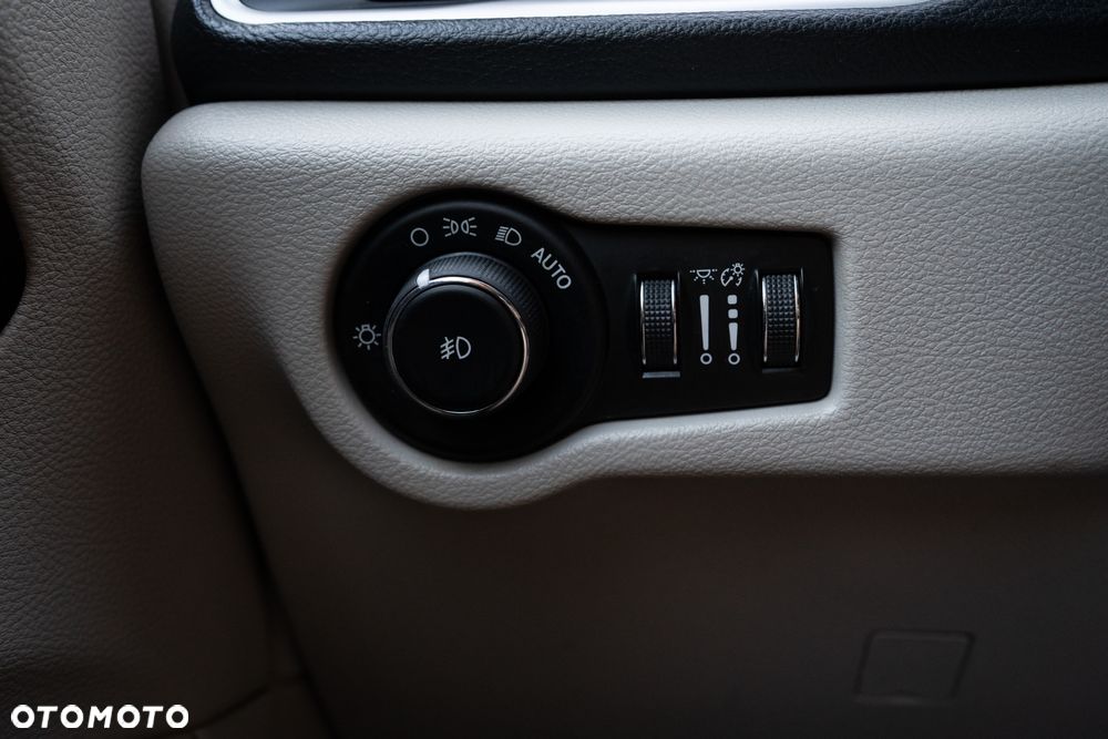 Chrysler Pacifica - 17