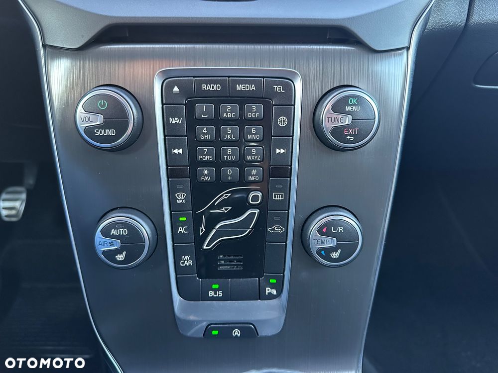 Volvo V40 D4 Inscription - 38