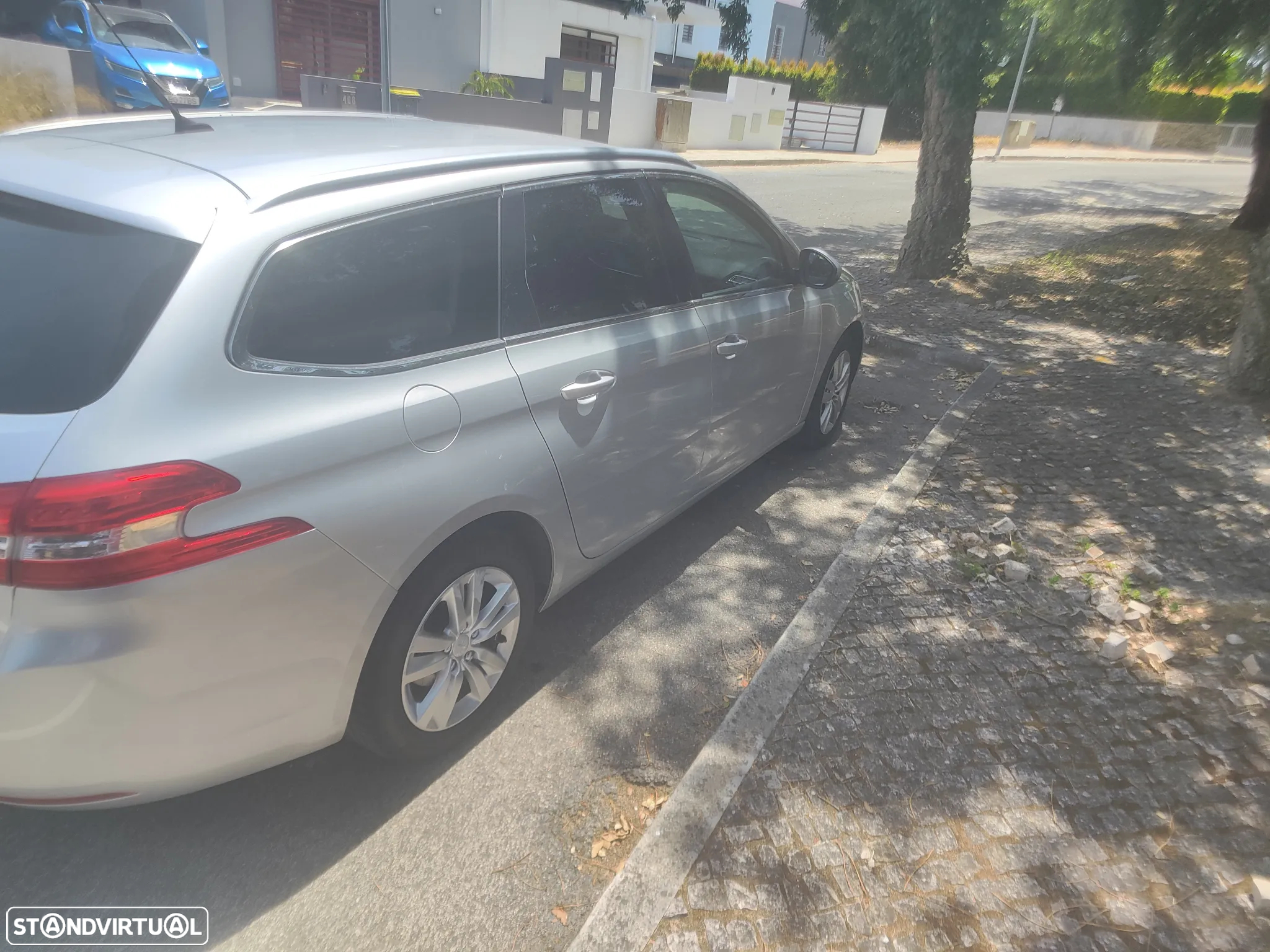 Peugeot 308 SW 1.6 BlueHDi Active - 11