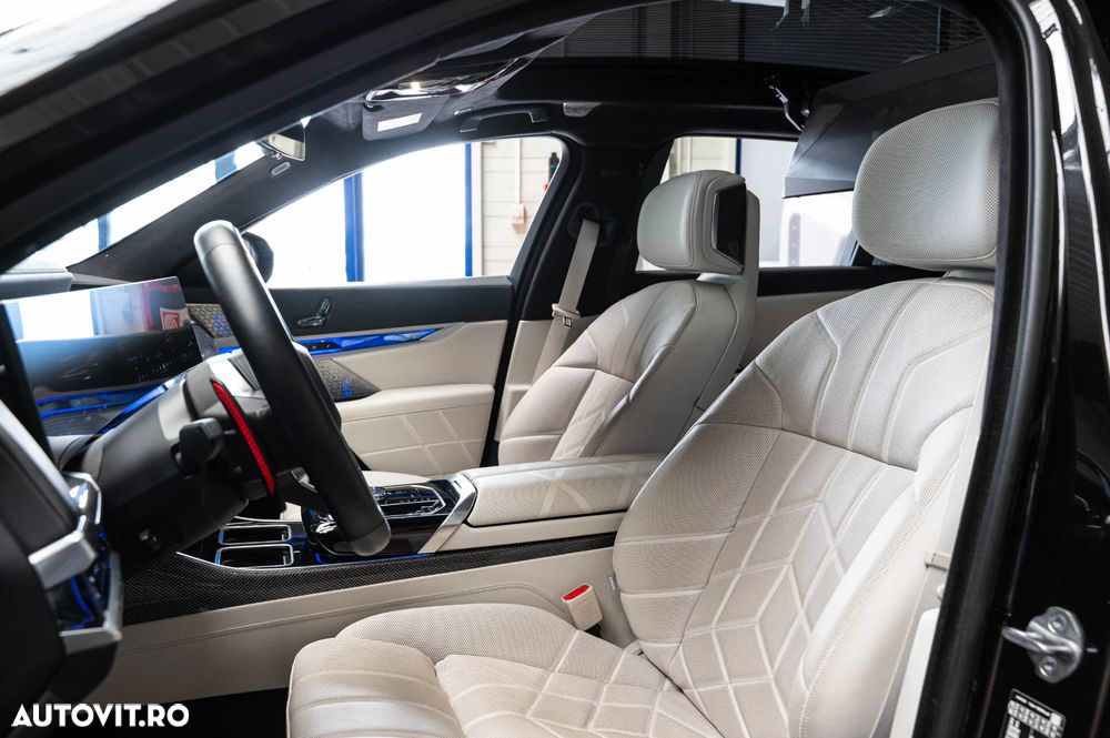 BMW M7 M760e xDrive - 8