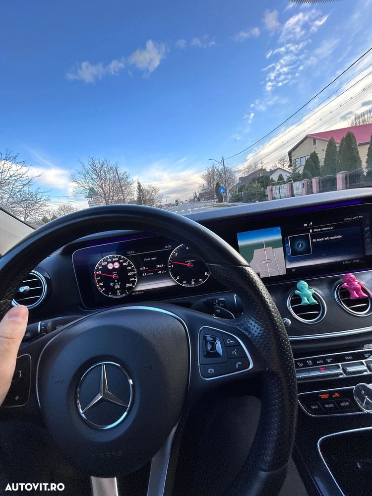 Mercedes-Benz E 220 d Aut. - 8