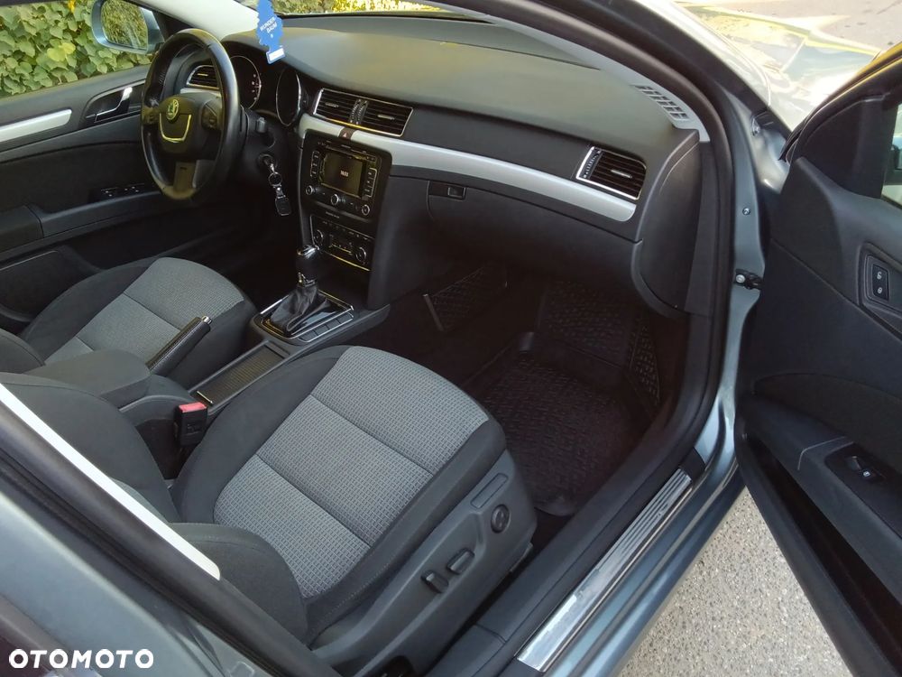 Skoda Superb 2.0 TDI Comfort DSG - 6