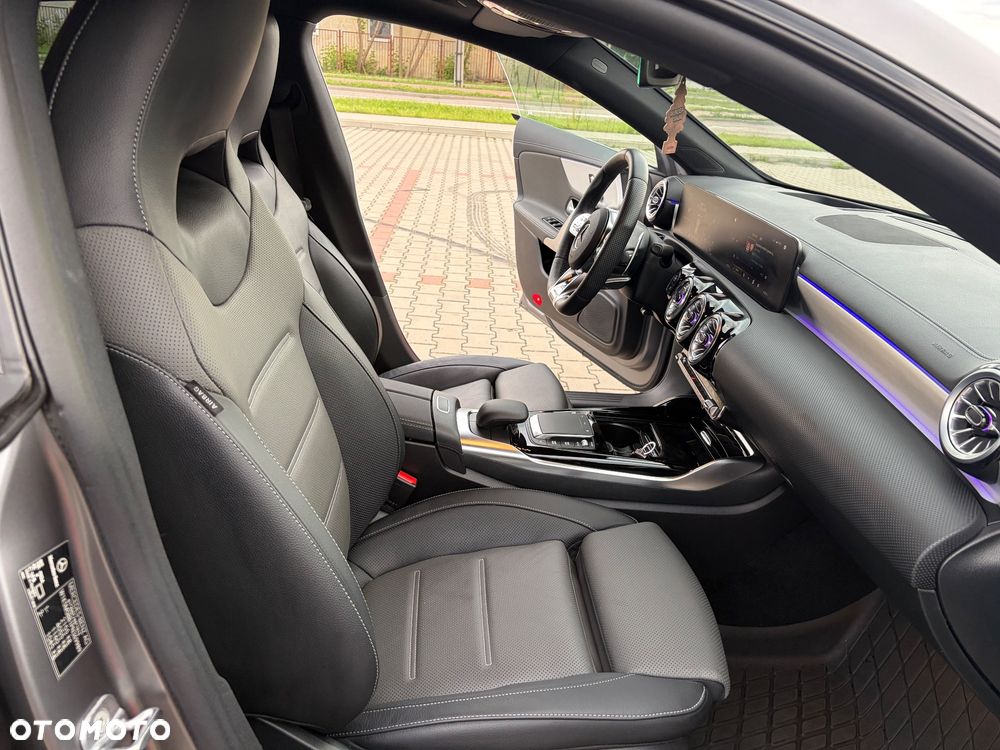 Mercedes-Benz CLA AMG 35 4-Matic 7G-DCT - 28