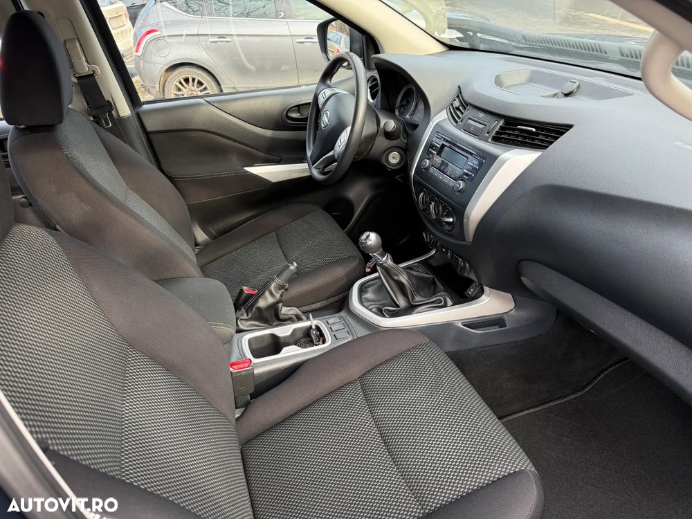 Nissan Navara Double Cab Visia - 2