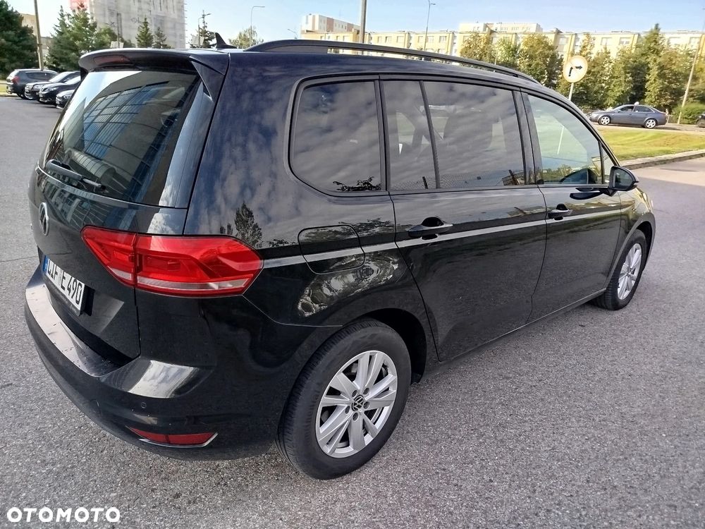 Volkswagen Touran - 4