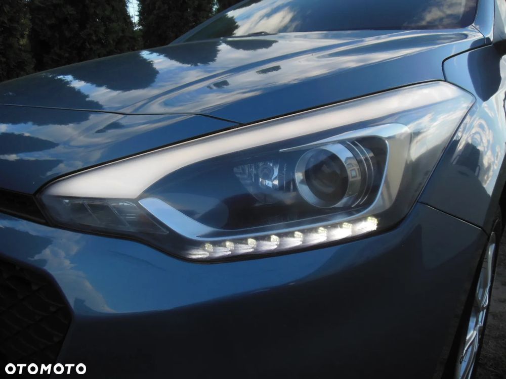 Hyundai i20 1.2 Intro Edition - 12