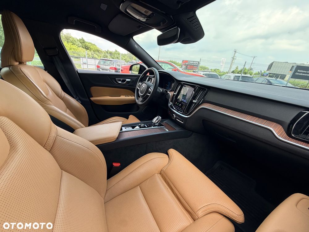Volvo V60 B3 B Plus Dark - 30